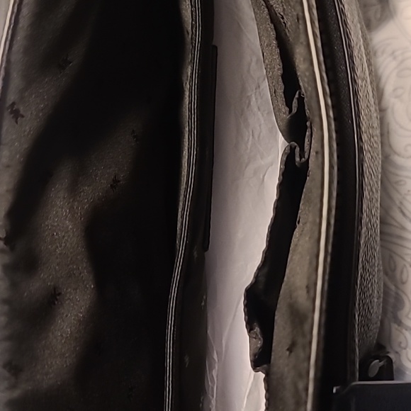 SALE Michael Kors Unisex Messenger Bag - Picture 5 of 10